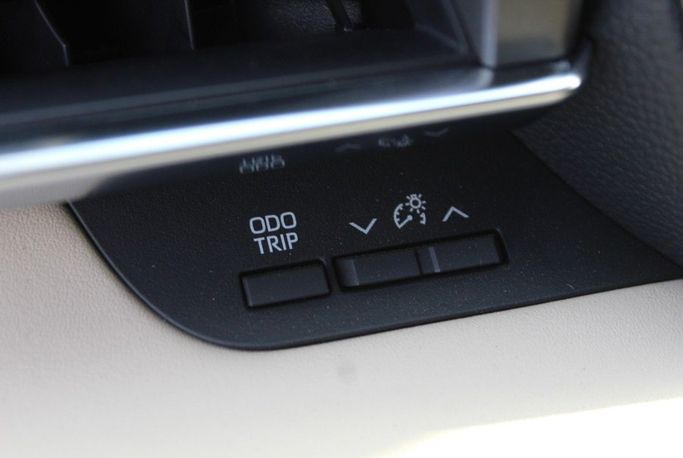 Новый Toyota Highlander IV (U70), 2.5 л, 2023 в Дубае от Titanum Cars Белый цвет. Other | AUTO.AE
