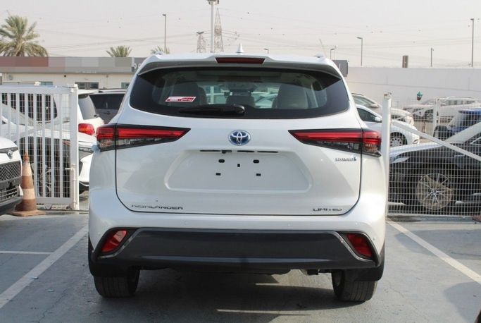 Новый Toyota Highlander IV (U70), 2.5 л, 2023 в Дубае от Titanum Cars Белый цвет. Other | AUTO.AE