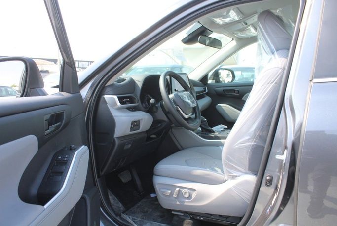 Новый Toyota Highlander IV (U70), 2.5 л, 2023 в Дубае от Titanum Cars Серый цвет. Other | AUTO.AE