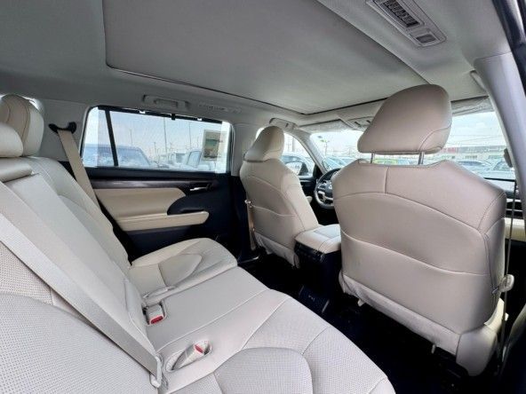 Новый Toyota Highlander IV (U70), 2.5 л, 2024 в Дубае от Titanum Cars Черный цвет. GCC | AUTO.AE