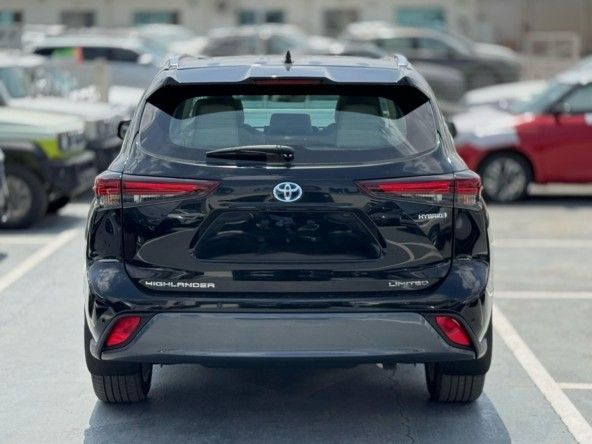 Новый Toyota Highlander IV (U70), 2.5 л, 2024 в Дубае от Titanum Cars Черный цвет. GCC | AUTO.AE