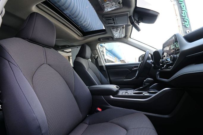 New Toyota Highlander IV (U70), 2.5 l, 2024 in Dubai by Atlantic Motors FZCO, Black color. GCC Specs | AUTO.AE