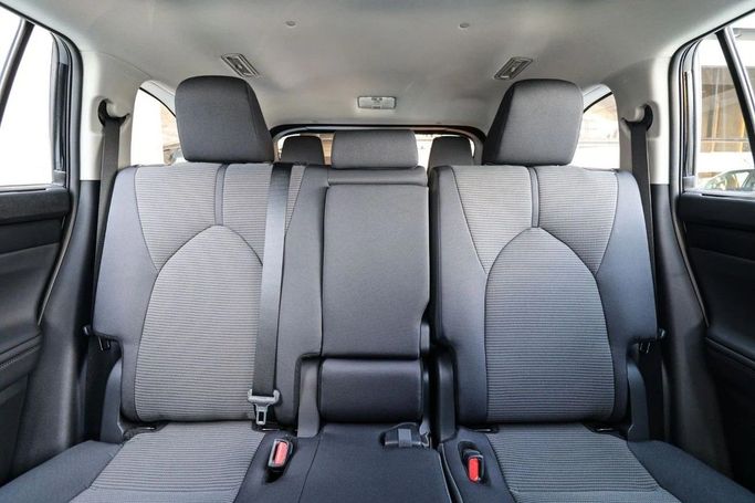 New Toyota Highlander IV (U70), 2.5 l, 2024 in Dubai by Atlantic Motors FZCO, Black color. GCC Specs | AUTO.AE