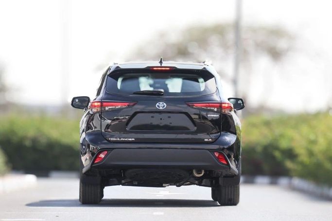 New Toyota Highlander IV (U70), 2.5 l, 2024 in Dubai by Atlantic Motors FZCO, Black color. GCC Specs | AUTO.AE
