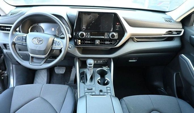 New Toyota Highlander IV (U70), 2.4 l, 2023 in Dubai by AYT Motors, White color. Other | AUTO.AE