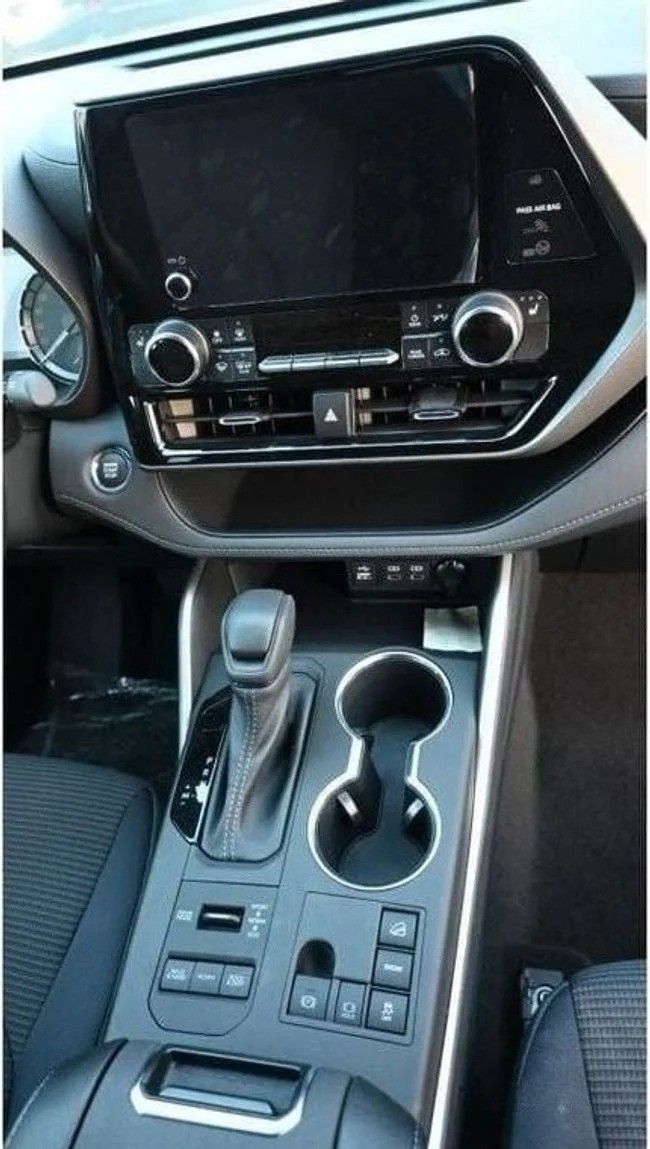 New Toyota Highlander IV (U70), 2.4 l, 2023 in Dubai by AYT Motors, White color. Other | AUTO.AE