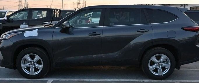 New Toyota Highlander IV (U70), 2.4 l, 2023 in Dubai by AYT Motors, White color. Other | AUTO.AE