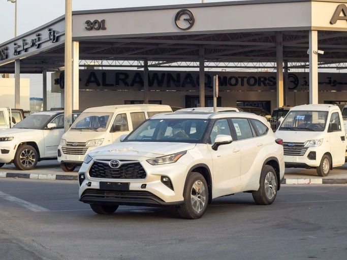 Новый Toyota Highlander IV (U70), 2.5 л, 2025 в Дубае от Al Rawnaq Motors  Белый цвет. GCC | AUTO.AE