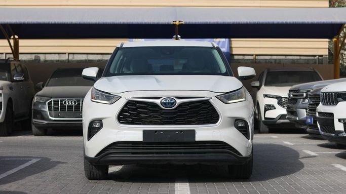 Подержанный Toyota Highlander IV (U70), 2.5 л, 2022 в Дубае Белый цвет. GCC | AUTO.AE | Объявление #258648