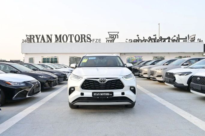 جديدة Toyota Highlander IV (U70), 2.5 l, 2025 في في دبي من RMG Automobiles، اللون أبيض. مواصفات الخليج | AUTO.AE | إعلان #266160