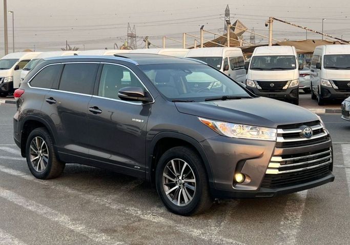Used Toyota Highlander III (U50) Facelift, 3.5 l, 2017 in Dubai by SIKANDAR MOTORS, Grey color. GCC Specs | AUTO.AE | Listing #270118