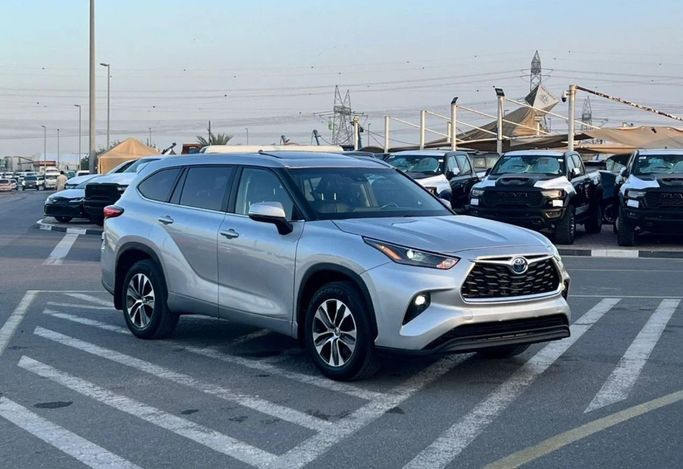 مستعملة Toyota Highlander IV (U70), 2.5 l, 2023 في في دبي من SIKANDAR MOTORS، اللون فضي. مواصفات الخليج | AUTO.AE | إعلان #270183