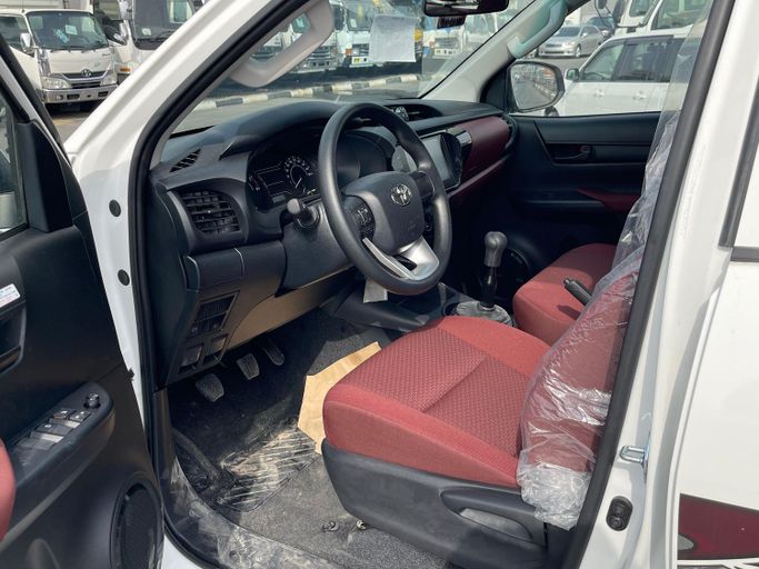 New Toyota Hilux VIII Facelift 2, 2.8 l, 2025 in Dubai by Bormela Cars, White color. GCC Specs | AUTO.AE
