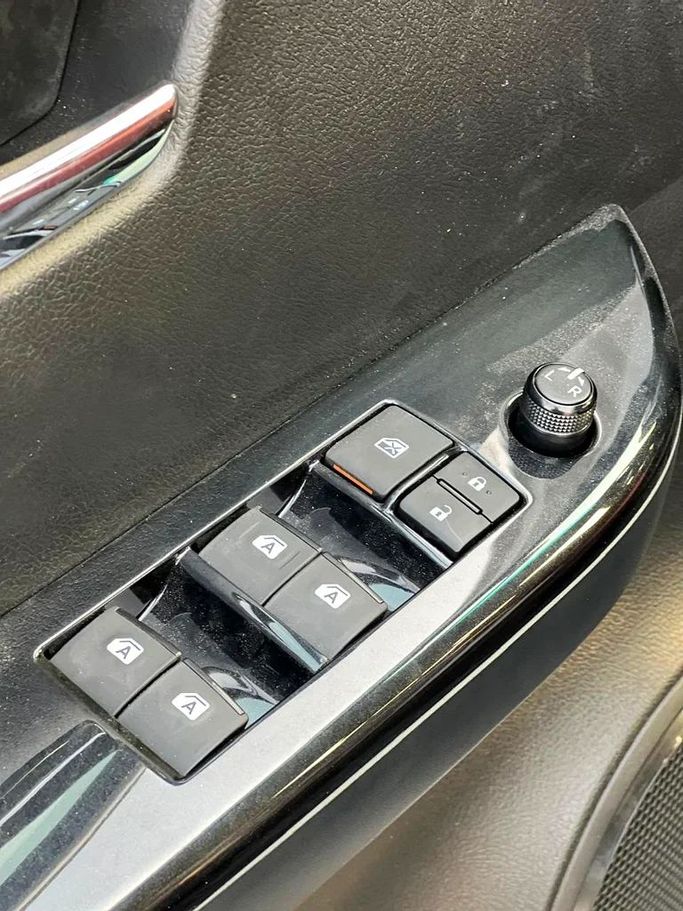 New Toyota Hilux VIII Facelift, 4.0 l, 2025 in Dubai by ANDIAMO MOTORS FZE, White color. GCC Specs | AUTO.AE