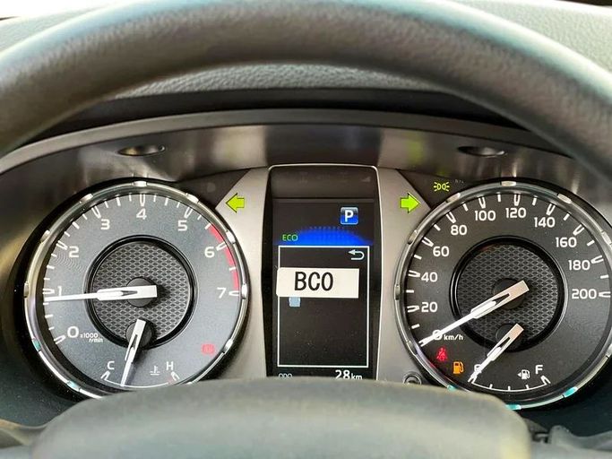 New Toyota Hilux VIII Facelift, 4.0 l, 2025 in Dubai by ANDIAMO MOTORS FZE, White color. GCC Specs | AUTO.AE