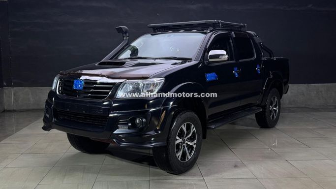 Подержанный Toyota Hilux VII Рестайлинг, 3.0 л, 2014 в Дубае от Alhamd Motors Серый цвет. Other | AUTO.AE