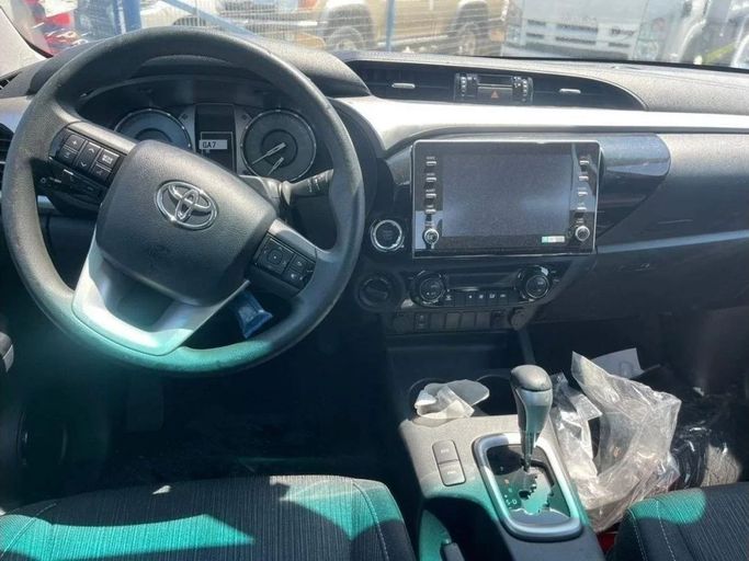 Новый Toyota Hilux VIII Рестайлинг, 4.0 л, 2023 в Дубае от Mohamed Hakim Motors Синий цвет. GCC | AUTO.AE