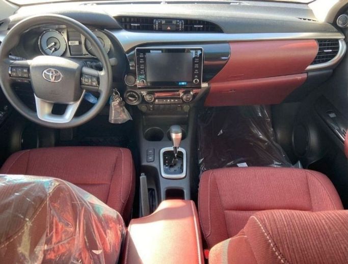 New Toyota Hilux VIII Facelift, 2.7 l, 2023 in Dubai by Mohamed Hakim Motors, Silver color. GCC Specs | AUTO.AE