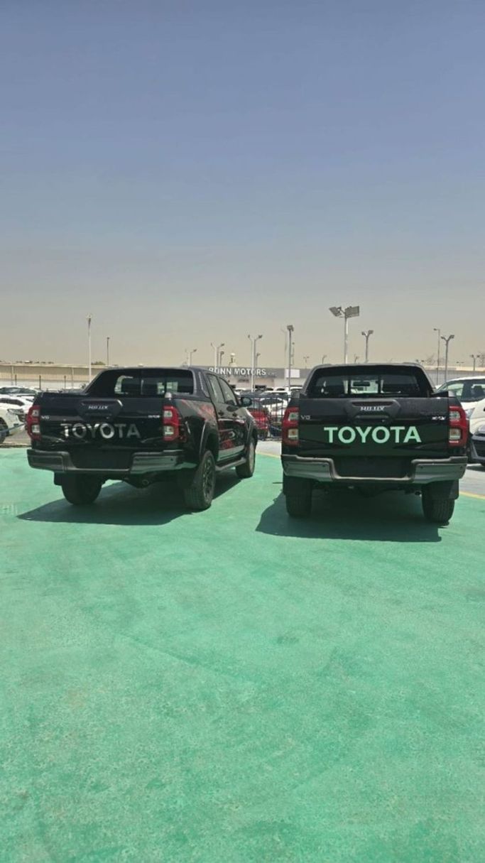 New Toyota Hilux VIII Facelift, 4.0 l, 2025 in Dubai by Mohamed Hakim Motors, Black color. GCC Specs | AUTO.AE