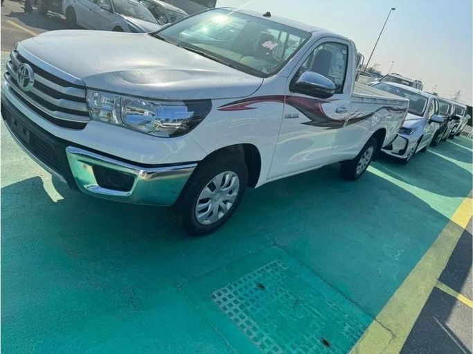 New Toyota Hilux VIII Facelift 2, 2.7 l, 2025 in Dubai by Mohamed Hakim Motors, White color. GCC Specs | AUTO.AE