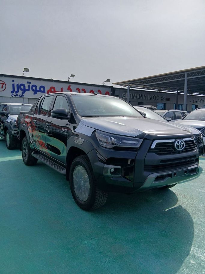 New Toyota Hilux VIII Facelift, 4.0 l, 2025 in Dubai by Mohamed Hakim Motors, Black color. GCC Specs | AUTO.AE
