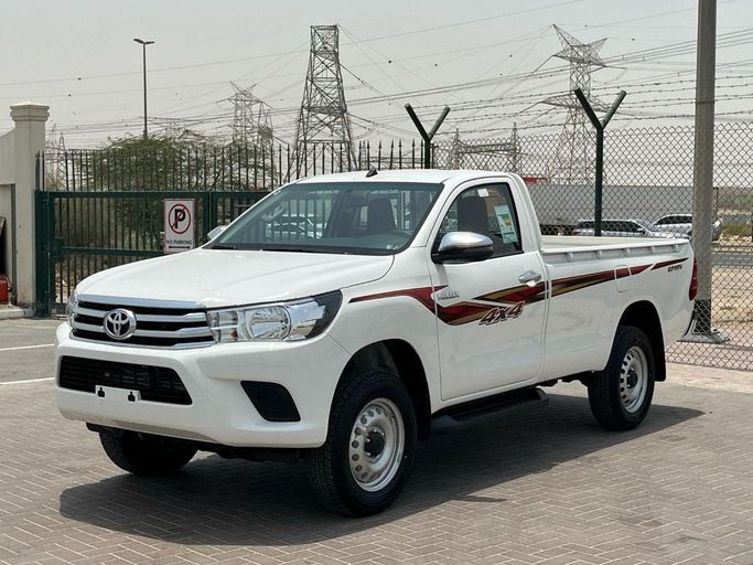 New Toyota Hilux VIII Facelift 2, 2.7 l, 2025 in Dubai by Mohamed Hakim Motors, White color. Other | AUTO.AE