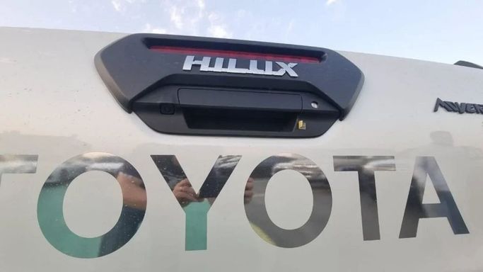 New Toyota Hilux VIII Facelift, 2.8 l, 2023 in Dubai by Mohamed Hakim Motors, White color. GCC Specs | AUTO.AE