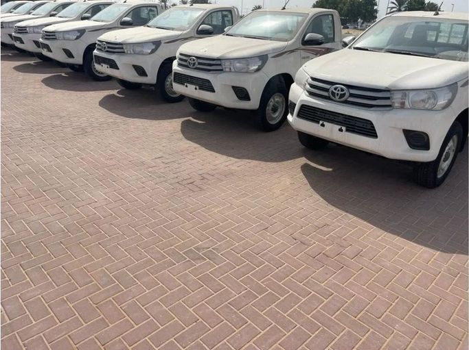New Toyota Hilux VIII Facelift, 4.0 l, 2023 in Dubai by Mohamed Hakim Motors, White color. GCC Specs | AUTO.AE