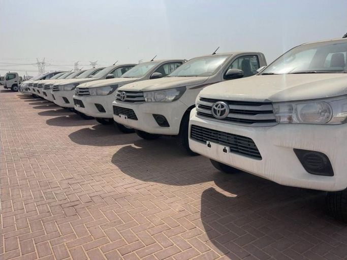 New Toyota Hilux VIII Facelift, 4.0 l, 2023 in Dubai by Mohamed Hakim Motors, White color. GCC Specs | AUTO.AE