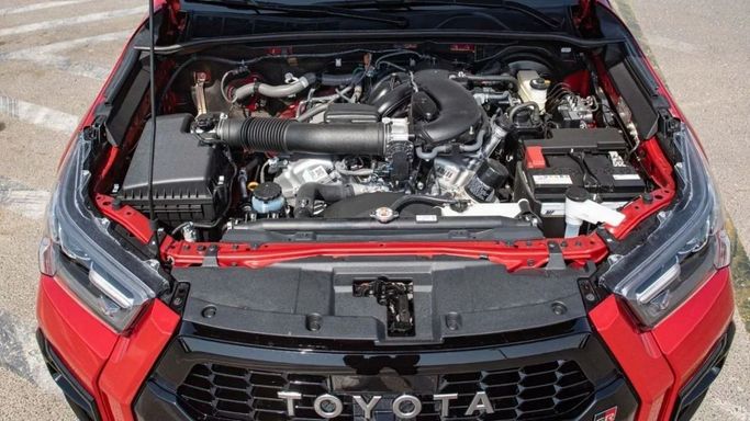 New Toyota Hilux VIII Facelift, 4.0 l, 2023 in Dubai by Mohamed Hakim Motors, Red color. GCC Specs | AUTO.AE