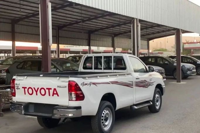 New Toyota Hilux VIII Facelift 2, 2.8 l, 2024 in Dubai by Mohamed Hakim Motors, White color. GCC Specs | AUTO.AE