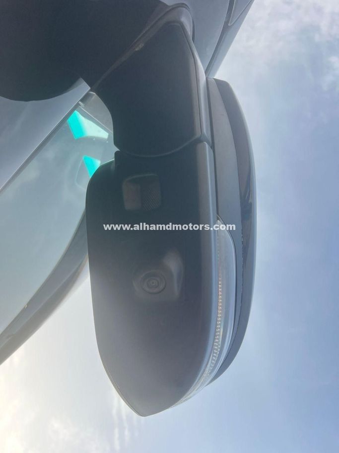 Used Toyota Hilux VIII Facelift 2, 2.8 l, 2024 in Dubai by Alhamd Motors, Black color. Other | AUTO.AE