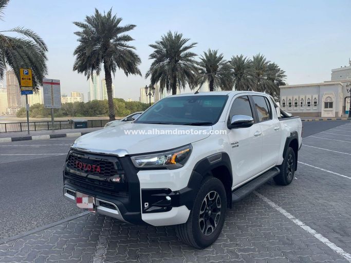 Used Toyota Hilux VIII Facelift, 2.8 l, 2020 in Dubai by Alhamd Motors, White color. Other | AUTO.AE