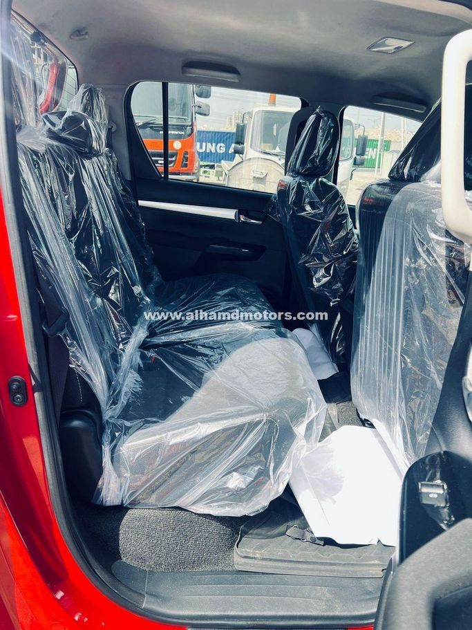 Подержанный Toyota Hilux VIII, 2.4 л, 2016 в Дубае от Alhamd Motors Красный цвет. Other | AUTO.AE