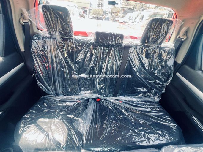 Подержанный Toyota Hilux VIII, 2.4 л, 2016 в Дубае от Alhamd Motors Красный цвет. Other | AUTO.AE