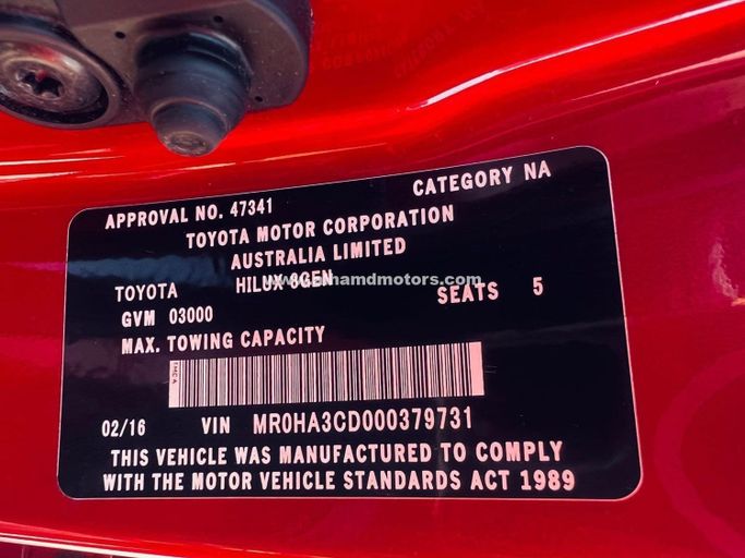 Подержанный Toyota Hilux VIII, 2.4 л, 2016 в Дубае от Alhamd Motors Красный цвет. Other | AUTO.AE