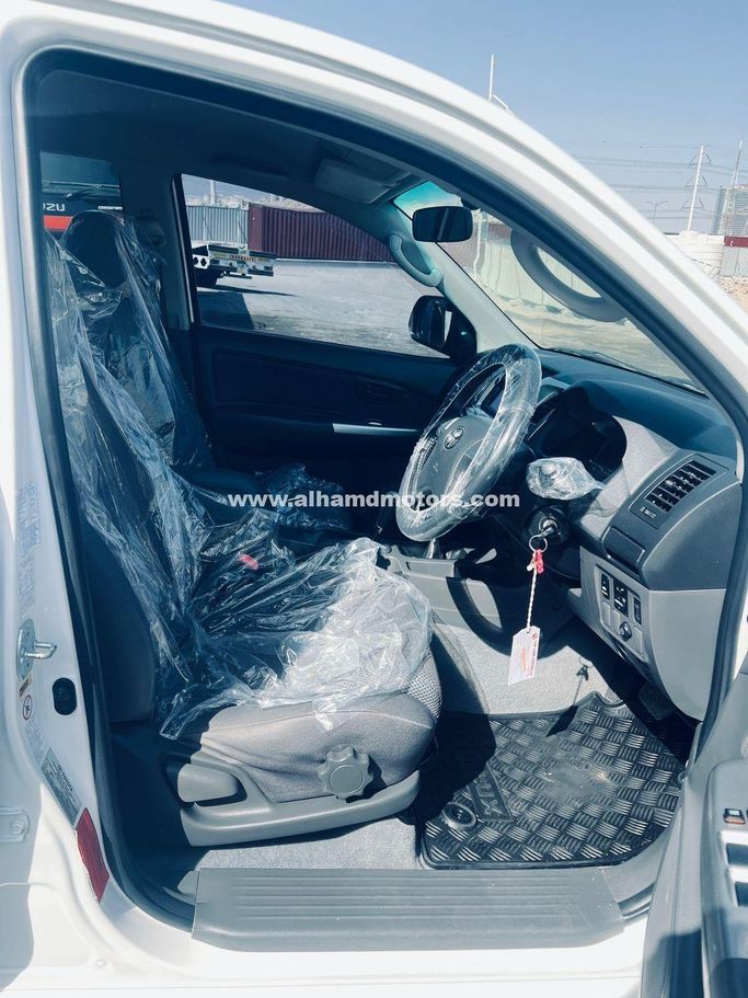 Подержанный Toyota Hilux VII Рестайлинг, 3.0 л, 2013 в Дубае от Alhamd Motors Белый цвет. Other | AUTO.AE