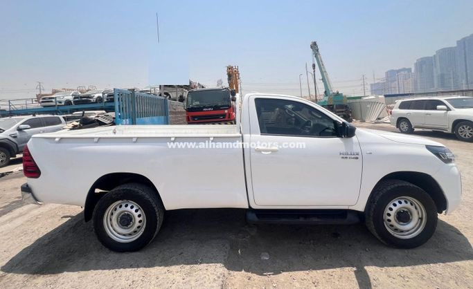 Used Toyota Hilux VIII Facelift, 2.8 l, 2022 in Dubai by Alhamd Motors, White color. Other | AUTO.AE