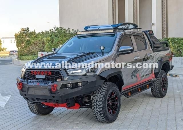 Used Toyota Hilux VIII, 2.7 l, 2017 in Dubai by Alhamd Motors, Grey color. Other | AUTO.AE