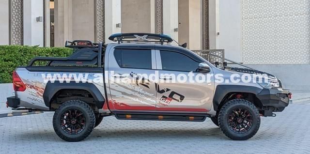 Used Toyota Hilux VIII, 2.7 l, 2017 in Dubai by Alhamd Motors, Grey color. Other | AUTO.AE