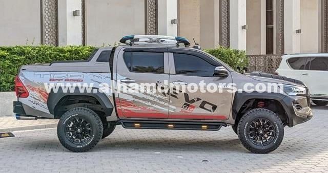 Used Toyota Hilux VIII Facelift, 2.7 l, 2020 in Dubai by Alhamd Motors, Bronze color. Other | AUTO.AE