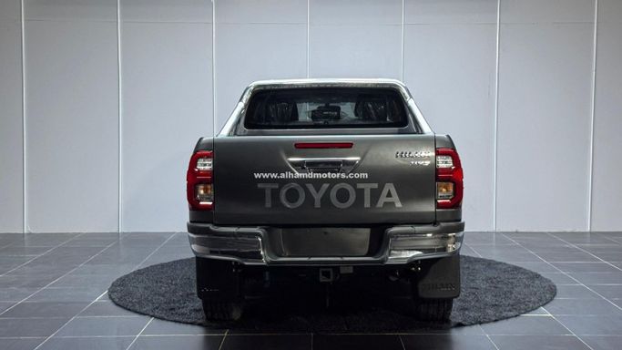 Used Toyota Hilux VIII, 2.8 l, 2017 in Dubai by Alhamd Motors, Grey color. Other | AUTO.AE