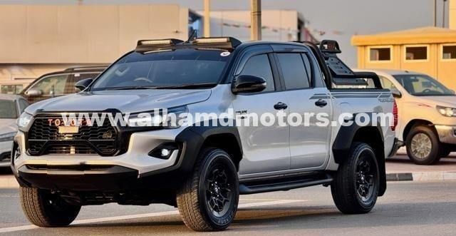 Used Toyota Hilux VIII, 2.8 l, 2018 in Dubai by Alhamd Motors, Silver color. Other | AUTO.AE