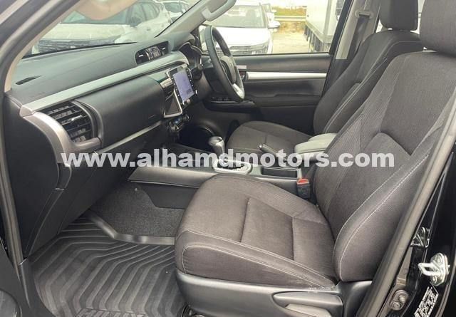 Used Toyota Hilux VIII Facelift, 2.8 l, 2023 in Dubai by Alhamd Motors, Black color. Other | AUTO.AE