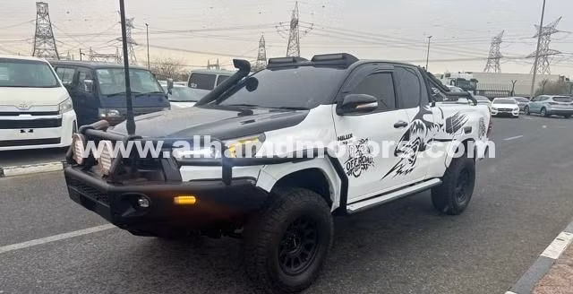 Used Toyota Hilux VIII Facelift, 2.8 l, 2023 in Dubai by Alhamd Motors, White color. Other | AUTO.AE