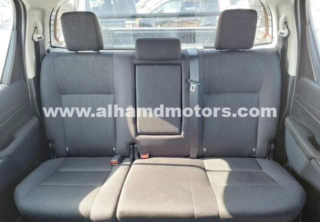 Подержанный Toyota Hilux VIII Рестайлинг 2, 2.8 л, 2024 в Дубае от Alhamd Motors Коричневый цвет. Other | AUTO.AE