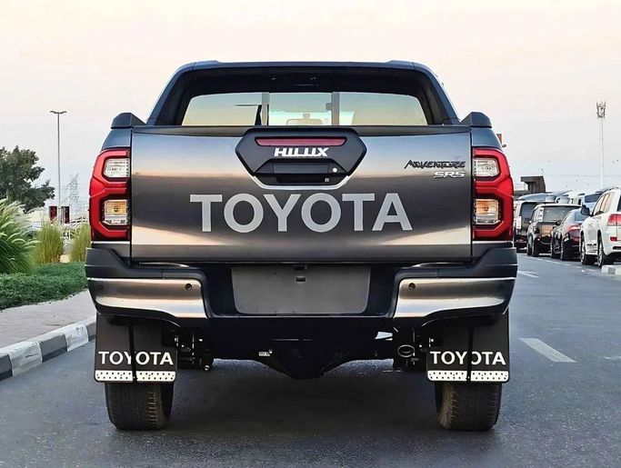 Новый Toyota Hilux VIII Рестайлинг, 4.0 л, 2025 в Дубае от SK Motors Серый цвет. GCC | AUTO.AE