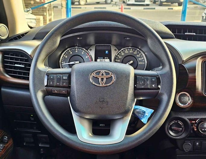 Новый Toyota Hilux VIII Рестайлинг, 2.7 л, 2025 в Дубае от SK Motors Черный цвет. GCC | AUTO.AE