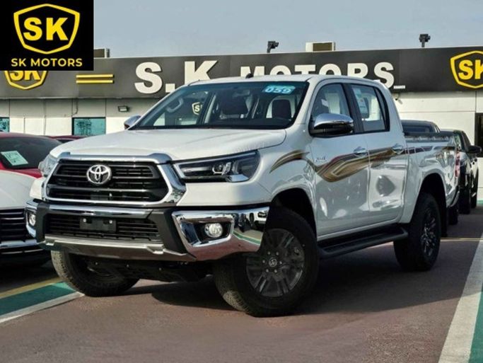 Новый Toyota Hilux VIII Рестайлинг 2, 2.7 л, 2024 в Дубае от SK Motors Белый цвет. GCC | AUTO.AE
