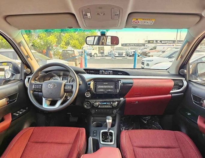 Новый Toyota Hilux VIII Рестайлинг, 2.7 л, 2025 в Дубае от SK Motors Белый цвет. GCC | AUTO.AE